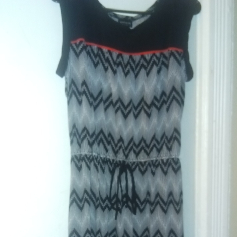 Enfocus Studio Black and White Chevron Dress with Red Accent